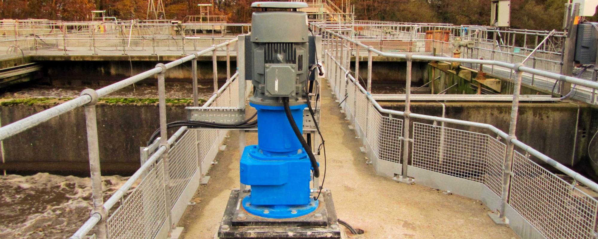 Easy access for annual lubrication